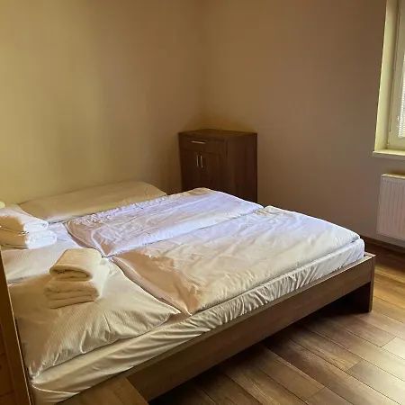 Apartman 701 Tále
